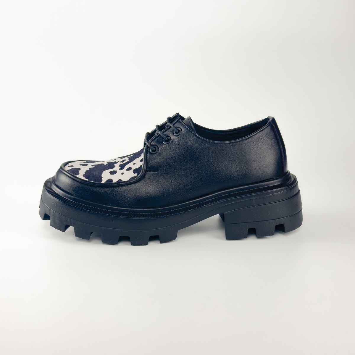 Derbys Lou Noir motif Vache